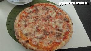 [P19] David's - o pizzerie, cum toate ar trebui să fie! Pizza 'tonno e cippolla'.  » foto by bogumil
 - 
<span class="allrVoted glyphicon glyphicon-heart hidden" id="av599720"></span>
<a class="m-l-10 hidden" id="sv599720" onclick="voting_Foto_DelVot(,599720,5534)" role="button">șterge vot <span class="glyphicon glyphicon-remove"></span></a>
<a id="v9599720" class=" c-red"  onclick="voting_Foto_SetVot(599720)" role="button"><span class="glyphicon glyphicon-heart-empty"></span> <b>LIKE</b> = Votează poza</a> <img class="hidden"  id="f599720W9" src="/imagini/loader.gif" border="0" /><span class="AjErrMes hidden" id="e599720ErM"></span>