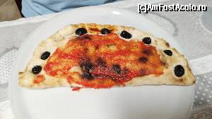 [P16] Ristorante Vinotera Oradea - Pizza Calzone...  » foto by bogumil
 - 
<span class="allrVoted glyphicon glyphicon-heart hidden" id="av625979"></span>
<a class="m-l-10 hidden" id="sv625979" onclick="voting_Foto_DelVot(,625979,5534)" role="button">șterge vot <span class="glyphicon glyphicon-remove"></span></a>
<a id="v9625979" class=" c-red"  onclick="voting_Foto_SetVot(625979)" role="button"><span class="glyphicon glyphicon-heart-empty"></span> <b>LIKE</b> = Votează poza</a> <img class="hidden"  id="f625979W9" src="/imagini/loader.gif" border="0" /><span class="AjErrMes hidden" id="e625979ErM"></span>