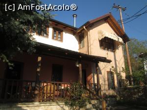 [P11] Archontiko Athina Koumaria. Casa in care locuieste proprietara pensiunii, doamna Athina.  » foto by Floria
 - 
<span class="allrVoted glyphicon glyphicon-heart hidden" id="av867078"></span>
<a class="m-l-10 hidden" id="sv867078" onclick="voting_Foto_DelVot(,867078,5576)" role="button">șterge vot <span class="glyphicon glyphicon-remove"></span></a>
<a id="v9867078" class=" c-red"  onclick="voting_Foto_SetVot(867078)" role="button"><span class="glyphicon glyphicon-heart-empty"></span> <b>LIKE</b> = Votează poza</a> <img class="hidden"  id="f867078W9" src="/imagini/loader.gif" border="0" /><span class="AjErrMes hidden" id="e867078ErM"></span>