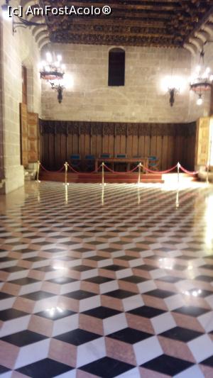 [P20] Sala in interiorul cladirii Lonja de la Seda » foto by adrianaglogo
 - 
<span class="allrVoted glyphicon glyphicon-heart hidden" id="av961724"></span>
<a class="m-l-10 hidden" id="sv961724" onclick="voting_Foto_DelVot(,961724,5604)" role="button">șterge vot <span class="glyphicon glyphicon-remove"></span></a>
<a id="v9961724" class=" c-red"  onclick="voting_Foto_SetVot(961724)" role="button"><span class="glyphicon glyphicon-heart-empty"></span> <b>LIKE</b> = Votează poza</a> <img class="hidden"  id="f961724W9" src="/imagini/loader.gif" border="0" /><span class="AjErrMes hidden" id="e961724ErM"></span>