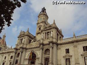 [P05] Clădirea primăriei din Valencia (Ayuntamiento), construită în stilul eclectic specific epocii (1905).  » foto by Carmen Ion
 - 
<span class="allrVoted glyphicon glyphicon-heart hidden" id="av649413"></span>
<a class="m-l-10 hidden" id="sv649413" onclick="voting_Foto_DelVot(,649413,5604)" role="button">șterge vot <span class="glyphicon glyphicon-remove"></span></a>
<a id="v9649413" class=" c-red"  onclick="voting_Foto_SetVot(649413)" role="button"><span class="glyphicon glyphicon-heart-empty"></span> <b>LIKE</b> = Votează poza</a> <img class="hidden"  id="f649413W9" src="/imagini/loader.gif" border="0" /><span class="AjErrMes hidden" id="e649413ErM"></span>