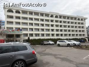 [P19] Restaurantul hotelului Sulina din Mamaia - o parte din parcare » foto by nicole33
 - 
<span class="allrVoted glyphicon glyphicon-heart hidden" id="av1522777"></span>
<a class="m-l-10 hidden" id="sv1522777" onclick="voting_Foto_DelVot(,1522777,5688)" role="button">șterge vot <span class="glyphicon glyphicon-remove"></span></a>
<a id="v91522777" class=" c-red"  onclick="voting_Foto_SetVot(1522777)" role="button"><span class="glyphicon glyphicon-heart-empty"></span> <b>LIKE</b> = Votează poza</a> <img class="hidden"  id="f1522777W9" src="/imagini/loader.gif" border="0" /><span class="AjErrMes hidden" id="e1522777ErM"></span>