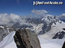 P16 [JUL-2012] Aiguille du Midi - Stanca, zapada, cer si nori. 