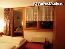 [P02] Hotel Bergheim - camera in care am fost cazati cu iesirea spre balcon » foto by mariana.olaru
 - 
<span class="allrVoted glyphicon glyphicon-heart hidden" id="av74309"></span>
<a class="m-l-10 hidden" id="sv74309" onclick="voting_Foto_DelVot(,74309,5750)" role="button">șterge vot <span class="glyphicon glyphicon-remove"></span></a>
<a id="v974309" class=" c-red"  onclick="voting_Foto_SetVot(74309)" role="button"><span class="glyphicon glyphicon-heart-empty"></span> <b>LIKE</b> = Votează poza</a> <img class="hidden"  id="f74309W9" src="/imagini/loader.gif" border="0" /><span class="AjErrMes hidden" id="e74309ErM"></span>