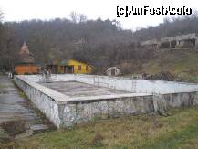 [P19] Piscina abandonata in statiunea balneara Baita (jud.Cluj) » foto by dorgo
 - 
<span class="allrVoted glyphicon glyphicon-heart hidden" id="av158168"></span>
<a class="m-l-10 hidden" id="sv158168" onclick="voting_Foto_DelVot(,158168,5760)" role="button">șterge vot <span class="glyphicon glyphicon-remove"></span></a>
<a id="v9158168" class=" c-red"  onclick="voting_Foto_SetVot(158168)" role="button"><span class="glyphicon glyphicon-heart-empty"></span> <b>LIKE</b> = Votează poza</a> <img class="hidden"  id="f158168W9" src="/imagini/loader.gif" border="0" /><span class="AjErrMes hidden" id="e158168ErM"></span>