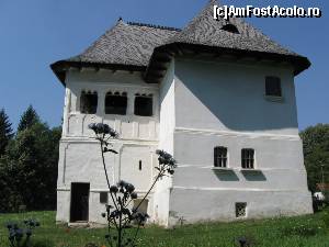 [P12] Cula Greceanu - Măldărești, Vâlcea.  » foto by tata123 🔱
 - 
<span class="allrVoted glyphicon glyphicon-heart hidden" id="av627530"></span>
<a class="m-l-10 hidden" id="sv627530" onclick="voting_Foto_DelVot(,627530,5760)" role="button">șterge vot <span class="glyphicon glyphicon-remove"></span></a>
<a id="v9627530" class=" c-red"  onclick="voting_Foto_SetVot(627530)" role="button"><span class="glyphicon glyphicon-heart-empty"></span> <b>LIKE</b> = Votează poza</a> <img class="hidden"  id="f627530W9" src="/imagini/loader.gif" border="0" /><span class="AjErrMes hidden" id="e627530ErM"></span>
