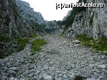 [P13] Am intrat din nou intre stanci, prin grohotis. Iata ce panta ne asteapta » foto by Claudiu U.
 - 
<span class="allrVoted glyphicon glyphicon-heart hidden" id="av243443"></span>
<a class="m-l-10 hidden" id="sv243443" onclick="voting_Foto_DelVot(,243443,5764)" role="button">șterge vot <span class="glyphicon glyphicon-remove"></span></a>
<a id="v9243443" class=" c-red"  onclick="voting_Foto_SetVot(243443)" role="button"><span class="glyphicon glyphicon-heart-empty"></span> <b>LIKE</b> = Votează poza</a> <img class="hidden"  id="f243443W9" src="/imagini/loader.gif" border="0" /><span class="AjErrMes hidden" id="e243443ErM"></span>