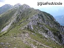 [P21] Aceasta este creasta, de la varful Ascutit spre  varful La Om, cel mai inalt punct al masivului » foto by Claudiu U.
 - 
<span class="allrVoted glyphicon glyphicon-heart hidden" id="av280621"></span>
<a class="m-l-10 hidden" id="sv280621" onclick="voting_Foto_DelVot(,280621,5764)" role="button">șterge vot <span class="glyphicon glyphicon-remove"></span></a>
<a id="v9280621" class=" c-red"  onclick="voting_Foto_SetVot(280621)" role="button"><span class="glyphicon glyphicon-heart-empty"></span> <b>LIKE</b> = Votează poza</a> <img class="hidden"  id="f280621W9" src="/imagini/loader.gif" border="0" /><span class="AjErrMes hidden" id="e280621ErM"></span>