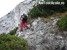 [P17] Sotia, luptandu-se cu un pasaj foarte ingust » foto by Claudiu U.
 - 
<span class="allrVoted glyphicon glyphicon-heart hidden" id="av281841"></span>
<a class="m-l-10 hidden" id="sv281841" onclick="voting_Foto_DelVot(,281841,5764)" role="button">șterge vot <span class="glyphicon glyphicon-remove"></span></a>
<a id="v9281841" class=" c-red"  onclick="voting_Foto_SetVot(281841)" role="button"><span class="glyphicon glyphicon-heart-empty"></span> <b>LIKE</b> = Votează poza</a> <img class="hidden"  id="f281841W9" src="/imagini/loader.gif" border="0" /><span class="AjErrMes hidden" id="e281841ErM"></span>