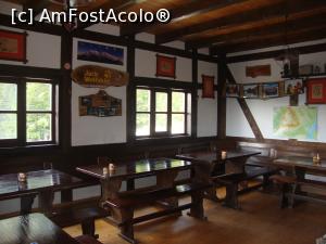 [P43] Prin sala de mese a cabanei. Locurile acelea tocmai se eliberaseră.  » foto by Floryn81
 - 
<span class="allrVoted glyphicon glyphicon-heart hidden" id="av878791"></span>
<a class="m-l-10 hidden" id="sv878791" onclick="voting_Foto_DelVot(,878791,5764)" role="button">șterge vot <span class="glyphicon glyphicon-remove"></span></a>
<a id="v9878791" class=" c-red"  onclick="voting_Foto_SetVot(878791)" role="button"><span class="glyphicon glyphicon-heart-empty"></span> <b>LIKE</b> = Votează poza</a> <img class="hidden"  id="f878791W9" src="/imagini/loader.gif" border="0" /><span class="AjErrMes hidden" id="e878791ErM"></span>