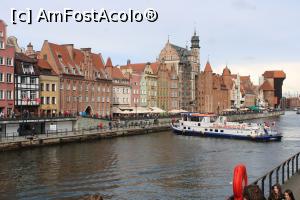 [P48] Gdańsk, Malul Motlawei, de la stânga la dreapta se văd se văd Brama Chlebnicka, Brama Mariacka și Żuraw, le vom vedea mai târziu... » foto by mprofeanu
 - 
<span class="allrVoted glyphicon glyphicon-heart hidden" id="av1383757"></span>
<a class="m-l-10 hidden" id="sv1383757" onclick="voting_Foto_DelVot(,1383757,5798)" role="button">șterge vot <span class="glyphicon glyphicon-remove"></span></a>
<a id="v91383757" class=" c-red"  onclick="voting_Foto_SetVot(1383757)" role="button"><span class="glyphicon glyphicon-heart-empty"></span> <b>LIKE</b> = Votează poza</a> <img class="hidden"  id="f1383757W9" src="/imagini/loader.gif" border="0" /><span class="AjErrMes hidden" id="e1383757ErM"></span>