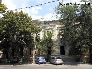 [P21] Chisinau - Conacul urban Riscanu - Derojinski (renovat la mijlocul sec. XX pentru a gazdui Sediul Sovietului Suprem al RSSM, monument de importanta nationala.  » foto by iulianic
 - 
<span class="allrVoted glyphicon glyphicon-heart hidden" id="av355124"></span>
<a class="m-l-10 hidden" id="sv355124" onclick="voting_Foto_DelVot(,355124,5834)" role="button">șterge vot <span class="glyphicon glyphicon-remove"></span></a>
<a id="v9355124" class=" c-red"  onclick="voting_Foto_SetVot(355124)" role="button"><span class="glyphicon glyphicon-heart-empty"></span> <b>LIKE</b> = Votează poza</a> <img class="hidden"  id="f355124W9" src="/imagini/loader.gif" border="0" /><span class="AjErrMes hidden" id="e355124ErM"></span>