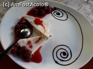 [P01] un desert delicios și... minuscul (ține cu silueta) - bavaroise cu nuci și sos de vișine » foto by silvia tudoran
 - 
<span class="allrVoted glyphicon glyphicon-heart hidden" id="av1155242"></span>
<a class="m-l-10 hidden" id="sv1155242" onclick="voting_Foto_DelVot(,1155242,5855)" role="button">șterge vot <span class="glyphicon glyphicon-remove"></span></a>
<a id="v91155242" class=" c-red"  onclick="voting_Foto_SetVot(1155242)" role="button"><span class="glyphicon glyphicon-heart-empty"></span> <b>LIKE</b> = Votează poza</a> <img class="hidden"  id="f1155242W9" src="/imagini/loader.gif" border="0" /><span class="AjErrMes hidden" id="e1155242ErM"></span>