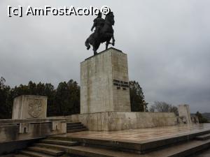 [P05] Vaslui - Statuia lui Stefan cel Mare din Ansamblul monumental "Podul Inalt". » foto by iulianic
 - 
<span class="allrVoted glyphicon glyphicon-heart hidden" id="av1295257"></span>
<a class="m-l-10 hidden" id="sv1295257" onclick="voting_Foto_DelVot(,1295257,5873)" role="button">șterge vot <span class="glyphicon glyphicon-remove"></span></a>
<a id="v91295257" class=" c-red"  onclick="voting_Foto_SetVot(1295257)" role="button"><span class="glyphicon glyphicon-heart-empty"></span> <b>LIKE</b> = Votează poza</a> <img class="hidden"  id="f1295257W9" src="/imagini/loader.gif" border="0" /><span class="AjErrMes hidden" id="e1295257ErM"></span>