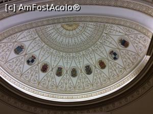 [P63] Cupola de deasupra tronului si care prezinta stemele provinciilor, stema regala si scutul de Hohenzollern-Sigmaringen, toate incadrate de arabescuri de o finite deoasebita in alb si auriu » foto by mishu
 - 
<span class="allrVoted glyphicon glyphicon-heart hidden" id="av742219"></span>
<a class="m-l-10 hidden" id="sv742219" onclick="voting_Foto_DelVot(,742219,5895)" role="button">șterge vot <span class="glyphicon glyphicon-remove"></span></a>
<a id="v9742219" class=" c-red"  onclick="voting_Foto_SetVot(742219)" role="button"><span class="glyphicon glyphicon-heart-empty"></span> <b>LIKE</b> = Votează poza</a> <img class="hidden"  id="f742219W9" src="/imagini/loader.gif" border="0" /><span class="AjErrMes hidden" id="e742219ErM"></span>