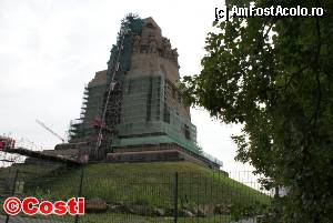 [P05] Völkerschlachtdenkmal / Prima imagine a Monumentului Bătăliei Naţiunilor, îmbrăcat parţial în schele, pe care am văzut-o la intrarea în parc.  » foto by Costi
 - 
<span class="allrVoted glyphicon glyphicon-heart hidden" id="av382201"></span>
<a class="m-l-10 hidden" id="sv382201" onclick="voting_Foto_DelVot(,382201,5925)" role="button">șterge vot <span class="glyphicon glyphicon-remove"></span></a>
<a id="v9382201" class=" c-red"  onclick="voting_Foto_SetVot(382201)" role="button"><span class="glyphicon glyphicon-heart-empty"></span> <b>LIKE</b> = Votează poza</a> <img class="hidden"  id="f382201W9" src="/imagini/loader.gif" border="0" /><span class="AjErrMes hidden" id="e382201ErM"></span>