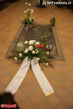 [P25] Promenadă în Leipzig / Piatra funerară a mormântului lui Bach, din Thomaskirche.  » foto by Costi
 - 
<span class="allrVoted glyphicon glyphicon-heart hidden" id="av383810"></span>
<a class="m-l-10 hidden" id="sv383810" onclick="voting_Foto_DelVot(,383810,5925)" role="button">șterge vot <span class="glyphicon glyphicon-remove"></span></a>
<a id="v9383810" class=" c-red"  onclick="voting_Foto_SetVot(383810)" role="button"><span class="glyphicon glyphicon-heart-empty"></span> <b>LIKE</b> = Votează poza</a> <img class="hidden"  id="f383810W9" src="/imagini/loader.gif" border="0" /><span class="AjErrMes hidden" id="e383810ErM"></span>