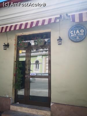 [P02] Restaurant Ciao New York; intrarea » foto by crismis
 - 
<span class="allrVoted glyphicon glyphicon-heart hidden" id="av1325549"></span>
<a class="m-l-10 hidden" id="sv1325549" onclick="voting_Foto_DelVot(,1325549,6063)" role="button">șterge vot <span class="glyphicon glyphicon-remove"></span></a>
<a id="v91325549" class=" c-red"  onclick="voting_Foto_SetVot(1325549)" role="button"><span class="glyphicon glyphicon-heart-empty"></span> <b>LIKE</b> = Votează poza</a> <img class="hidden"  id="f1325549W9" src="/imagini/loader.gif" border="0" /><span class="AjErrMes hidden" id="e1325549ErM"></span>