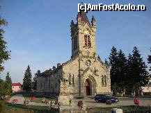 [P03] Biserica romano-catolică din Oituz a fost construită din piatră în anul 1924 și poartă hramul ”Preasfânta Treime”.  » foto by Floryn81
 - 
<span class="allrVoted glyphicon glyphicon-heart hidden" id="av427148"></span>
<a class="m-l-10 hidden" id="sv427148" onclick="voting_Foto_DelVot(,427148,6086)" role="button">șterge vot <span class="glyphicon glyphicon-remove"></span></a>
<a id="v9427148" class=" c-red"  onclick="voting_Foto_SetVot(427148)" role="button"><span class="glyphicon glyphicon-heart-empty"></span> <b>LIKE</b> = Votează poza</a> <img class="hidden"  id="f427148W9" src="/imagini/loader.gif" border="0" /><span class="AjErrMes hidden" id="e427148ErM"></span>