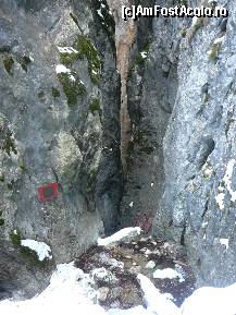 [P16] Intrarea din amonte (in cazul nostru iesirea). Se vede si capatul primei scari » foto by Claudiu U.
 - 
<span class="allrVoted glyphicon glyphicon-heart hidden" id="av192599"></span>
<a class="m-l-10 hidden" id="sv192599" onclick="voting_Foto_DelVot(,192599,6094)" role="button">șterge vot <span class="glyphicon glyphicon-remove"></span></a>
<a id="v9192599" class=" c-red"  onclick="voting_Foto_SetVot(192599)" role="button"><span class="glyphicon glyphicon-heart-empty"></span> <b>LIKE</b> = Votează poza</a> <img class="hidden"  id="f192599W9" src="/imagini/loader.gif" border="0" /><span class="AjErrMes hidden" id="e192599ErM"></span>
