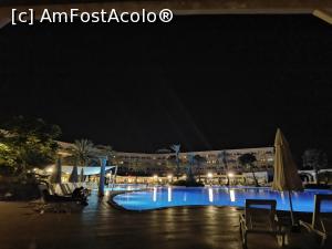 [P06] Piscina mare » foto by sebyup
 - 
<span class="allrVoted glyphicon glyphicon-heart hidden" id="av1322604"></span>
<a class="m-l-10 hidden" id="sv1322604" onclick="voting_Foto_DelVot(,1322604,6106)" role="button">șterge vot <span class="glyphicon glyphicon-remove"></span></a>
<a id="v91322604" class=" c-red"  onclick="voting_Foto_SetVot(1322604)" role="button"><span class="glyphicon glyphicon-heart-empty"></span> <b>LIKE</b> = Votează poza</a> <img class="hidden"  id="f1322604W9" src="/imagini/loader.gif" border="0" /><span class="AjErrMes hidden" id="e1322604ErM"></span>