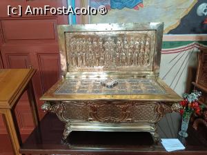 [P12] Chițcani, Mănăstirea Noul Neamț, Biserica „Adormirea Maicii Domnului”, Racla cu Sfintele Moaște » foto by mprofeanu
 - 
<span class="allrVoted glyphicon glyphicon-heart hidden" id="av1490411"></span>
<a class="m-l-10 hidden" id="sv1490411" onclick="voting_Foto_DelVot(,1490411,6113)" role="button">șterge vot <span class="glyphicon glyphicon-remove"></span></a>
<a id="v91490411" class=" c-red"  onclick="voting_Foto_SetVot(1490411)" role="button"><span class="glyphicon glyphicon-heart-empty"></span> <b>LIKE</b> = Votează poza</a> <img class="hidden"  id="f1490411W9" src="/imagini/loader.gif" border="0" /><span class="AjErrMes hidden" id="e1490411ErM"></span>