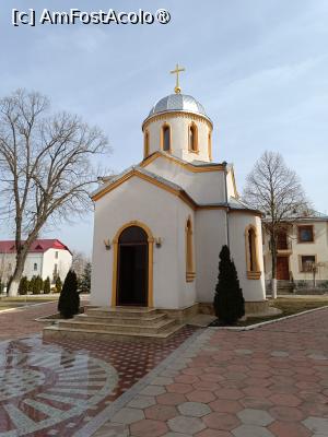 [P23] Chițcani, Mănăstirea Noul Neamț, Paraclisul „Acoperământul Maicii Domnului” loc de veci al Starețului Dorimedont (Nicolae Feodorovici Cecan) » foto by mprofeanu
 - 
<span class="allrVoted glyphicon glyphicon-heart hidden" id="av1490422"></span>
<a class="m-l-10 hidden" id="sv1490422" onclick="voting_Foto_DelVot(,1490422,6113)" role="button">șterge vot <span class="glyphicon glyphicon-remove"></span></a>
<a id="v91490422" class=" c-red"  onclick="voting_Foto_SetVot(1490422)" role="button"><span class="glyphicon glyphicon-heart-empty"></span> <b>LIKE</b> = Votează poza</a> <img class="hidden"  id="f1490422W9" src="/imagini/loader.gif" border="0" /><span class="AjErrMes hidden" id="e1490422ErM"></span>
