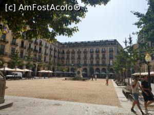 [P19] Plaça de la Independencia.  » foto by maryka
 - 
<span class="allrVoted glyphicon glyphicon-heart hidden" id="av1112545"></span>
<a class="m-l-10 hidden" id="sv1112545" onclick="voting_Foto_DelVot(,1112545,6115)" role="button">șterge vot <span class="glyphicon glyphicon-remove"></span></a>
<a id="v91112545" class=" c-red"  onclick="voting_Foto_SetVot(1112545)" role="button"><span class="glyphicon glyphicon-heart-empty"></span> <b>LIKE</b> = Votează poza</a> <img class="hidden"  id="f1112545W9" src="/imagini/loader.gif" border="0" /><span class="AjErrMes hidden" id="e1112545ErM"></span>