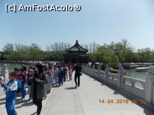 [P46] Beijing, Palatul de Vară, Podul cu 17 Arce, câțiva din leii de piatră care îi împodobesc balustradele și grupul de copii ordonați frumos pe direcția de mers » foto by mprofeanu
 - 
<span class="allrVoted glyphicon glyphicon-heart hidden" id="av835384"></span>
<a class="m-l-10 hidden" id="sv835384" onclick="voting_Foto_DelVot(,835384,6234)" role="button">șterge vot <span class="glyphicon glyphicon-remove"></span></a>
<a id="v9835384" class=" c-red"  onclick="voting_Foto_SetVot(835384)" role="button"><span class="glyphicon glyphicon-heart-empty"></span> <b>LIKE</b> = Votează poza</a> <img class="hidden"  id="f835384W9" src="/imagini/loader.gif" border="0" /><span class="AjErrMes hidden" id="e835384ErM"></span>