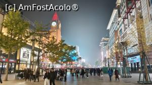 [P75] celebrul turn cu ceas al magazinului Wangfujing Department Store » foto by elenaadina
 - 
<span class="allrVoted glyphicon glyphicon-heart hidden" id="av1534387"></span>
<a class="m-l-10 hidden" id="sv1534387" onclick="voting_Foto_DelVot(,1534387,6234)" role="button">șterge vot <span class="glyphicon glyphicon-remove"></span></a>
<a id="v91534387" class=" c-red"  onclick="voting_Foto_SetVot(1534387)" role="button"><span class="glyphicon glyphicon-heart-empty"></span> <b>LIKE</b> = Votează poza</a> <img class="hidden"  id="f1534387W9" src="/imagini/loader.gif" border="0" /><span class="AjErrMes hidden" id="e1534387ErM"></span>