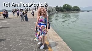 [P04] La nord de Turnul Wenchang, am ajuns la pitorescul pod Seventeen-Arch, pe care l-am traversat pentru a ajunge pe insula Nanhu, cu Pavilionul Primaverii, o locatie frumoasa pentru o scurta pauza cu o vedere panoramica. Aici exista si debarcaderul vaporaselor care te plimba pe lac. » foto by geani anto
 - 
<span class="allrVoted glyphicon glyphicon-heart hidden" id="av1486655"></span>
<a class="m-l-10 hidden" id="sv1486655" onclick="voting_Foto_DelVot(,1486655,6234)" role="button">șterge vot <span class="glyphicon glyphicon-remove"></span></a>
<a id="v91486655" class=" c-red"  onclick="voting_Foto_SetVot(1486655)" role="button"><span class="glyphicon glyphicon-heart-empty"></span> <b>LIKE</b> = Votează poza</a> <img class="hidden"  id="f1486655W9" src="/imagini/loader.gif" border="0" /><span class="AjErrMes hidden" id="e1486655ErM"></span>