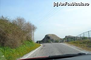 [P01] Dupa ce-am iesit din Efes (ıntrarea de jos), am observat si aceste ruine, cred ca e vorba de tribuna Stadionului. Spre Pestera celor 7 Adormiti, se va face undeva la dreapta.  » foto by TraianS
 - 
<span class="allrVoted glyphicon glyphicon-heart hidden" id="av502966"></span>
<a class="m-l-10 hidden" id="sv502966" onclick="voting_Foto_DelVot(,502966,6251)" role="button">șterge vot <span class="glyphicon glyphicon-remove"></span></a>
<a id="v9502966" class=" c-red"  onclick="voting_Foto_SetVot(502966)" role="button"><span class="glyphicon glyphicon-heart-empty"></span> <b>LIKE</b> = Votează poza</a> <img class="hidden"  id="f502966W9" src="/imagini/loader.gif" border="0" /><span class="AjErrMes hidden" id="e502966ErM"></span>