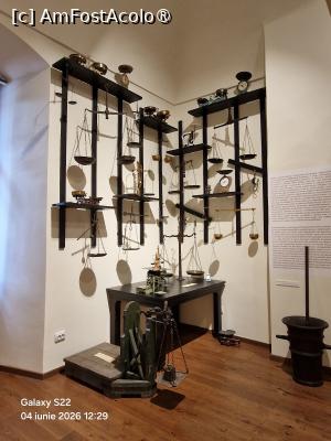 [P32] 32. În a treia încăpere vedem diferite balanțe și un cântar foarte vechi. » foto by doinafil
 - 
<span class="allrVoted glyphicon glyphicon-heart hidden" id="av1531627"></span>
<a class="m-l-10 hidden" id="sv1531627" onclick="voting_Foto_DelVot(,1531627,6275)" role="button">șterge vot <span class="glyphicon glyphicon-remove"></span></a>
<a id="v91531627" class=" c-red"  onclick="voting_Foto_SetVot(1531627)" role="button"><span class="glyphicon glyphicon-heart-empty"></span> <b>LIKE</b> = Votează poza</a> <img class="hidden"  id="f1531627W9" src="/imagini/loader.gif" border="0" /><span class="AjErrMes hidden" id="e1531627ErM"></span>