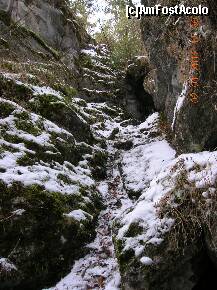 [P13] Borsec - Grota Urşilor: Vis-a-vis în Cerdacul Iadului - în coridorul din vale de se vede locul de unde străluceşte luminiţa de la capătul tunelului anterior. » foto by Qvadratvus
 - 
<span class="allrVoted glyphicon glyphicon-heart hidden" id="av288994"></span>
<a class="m-l-10 hidden" id="sv288994" onclick="voting_Foto_DelVot(,288994,6286)" role="button">șterge vot <span class="glyphicon glyphicon-remove"></span></a>
<a id="v9288994" class=" c-red"  onclick="voting_Foto_SetVot(288994)" role="button"><span class="glyphicon glyphicon-heart-empty"></span> <b>LIKE</b> = Votează poza</a> <img class="hidden"  id="f288994W9" src="/imagini/loader.gif" border="0" /><span class="AjErrMes hidden" id="e288994ErM"></span>