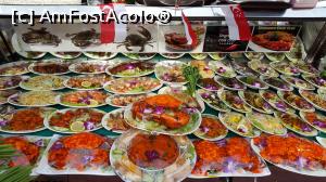 [P15] Makansutra street food » foto by mcnegoita
 - 
<span class="allrVoted glyphicon glyphicon-heart hidden" id="av799313"></span>
<a class="m-l-10 hidden" id="sv799313" onclick="voting_Foto_DelVot(,799313,6314)" role="button">șterge vot <span class="glyphicon glyphicon-remove"></span></a>
<a id="v9799313" class=" c-red"  onclick="voting_Foto_SetVot(799313)" role="button"><span class="glyphicon glyphicon-heart-empty"></span> <b>LIKE</b> = Votează poza</a> <img class="hidden"  id="f799313W9" src="/imagini/loader.gif" border="0" /><span class="AjErrMes hidden" id="e799313ErM"></span>