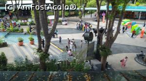 [P40] Multi turisti pe Sentosa » foto by r-Uca
 - 
<span class="allrVoted glyphicon glyphicon-heart hidden" id="av972545"></span>
<a class="m-l-10 hidden" id="sv972545" onclick="voting_Foto_DelVot(,972545,6314)" role="button">șterge vot <span class="glyphicon glyphicon-remove"></span></a>
<a id="v9972545" class=" c-red"  onclick="voting_Foto_SetVot(972545)" role="button"><span class="glyphicon glyphicon-heart-empty"></span> <b>LIKE</b> = Votează poza</a> <img class="hidden"  id="f972545W9" src="/imagini/loader.gif" border="0" /><span class="AjErrMes hidden" id="e972545ErM"></span>
