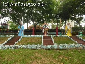 [P06] Haw Par Villa - printre statui » foto by r-Uca
 - 
<span class="allrVoted glyphicon glyphicon-heart hidden" id="av972504"></span>
<a class="m-l-10 hidden" id="sv972504" onclick="voting_Foto_DelVot(,972504,6314)" role="button">șterge vot <span class="glyphicon glyphicon-remove"></span></a>
<a id="v9972504" class=" c-red"  onclick="voting_Foto_SetVot(972504)" role="button"><span class="glyphicon glyphicon-heart-empty"></span> <b>LIKE</b> = Votează poza</a> <img class="hidden"  id="f972504W9" src="/imagini/loader.gif" border="0" /><span class="AjErrMes hidden" id="e972504ErM"></span>