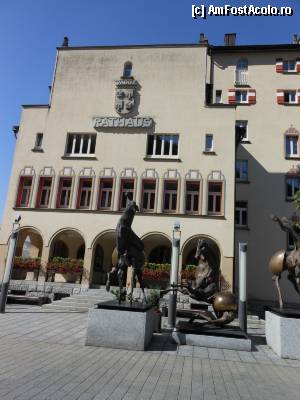 [P05] Vaduz - RATHAUS, primaria orasului, fatada cu cai.  » foto by iulianic
 - 
<span class="allrVoted glyphicon glyphicon-heart hidden" id="av371152"></span>
<a class="m-l-10 hidden" id="sv371152" onclick="voting_Foto_DelVot(,371152,6372)" role="button">șterge vot <span class="glyphicon glyphicon-remove"></span></a>
<a id="v9371152" class=" c-red"  onclick="voting_Foto_SetVot(371152)" role="button"><span class="glyphicon glyphicon-heart-empty"></span> <b>LIKE</b> = Votează poza</a> <img class="hidden"  id="f371152W9" src="/imagini/loader.gif" border="0" /><span class="AjErrMes hidden" id="e371152ErM"></span>