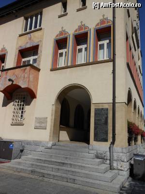 [P08] Vaduz - RATHAUS - primaria, fatada cu balcon pictat si ferestre decorate.  » foto by iulianic
 - 
<span class="allrVoted glyphicon glyphicon-heart hidden" id="av371164"></span>
<a class="m-l-10 hidden" id="sv371164" onclick="voting_Foto_DelVot(,371164,6372)" role="button">șterge vot <span class="glyphicon glyphicon-remove"></span></a>
<a id="v9371164" class=" c-red"  onclick="voting_Foto_SetVot(371164)" role="button"><span class="glyphicon glyphicon-heart-empty"></span> <b>LIKE</b> = Votează poza</a> <img class="hidden"  id="f371164W9" src="/imagini/loader.gif" border="0" /><span class="AjErrMes hidden" id="e371164ErM"></span>