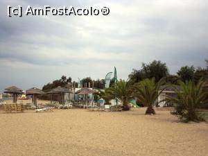 [P05] Plaja în zona amenajată cu umbrele şi şezlonguri deservite de un beach bar.  » foto by Carmen Ion
 - 
<span class="allrVoted glyphicon glyphicon-heart hidden" id="av799303"></span>
<a class="m-l-10 hidden" id="sv799303" onclick="voting_Foto_DelVot(,799303,6484)" role="button">șterge vot <span class="glyphicon glyphicon-remove"></span></a>
<a id="v9799303" class=" c-red"  onclick="voting_Foto_SetVot(799303)" role="button"><span class="glyphicon glyphicon-heart-empty"></span> <b>LIKE</b> = Votează poza</a> <img class="hidden"  id="f799303W9" src="/imagini/loader.gif" border="0" /><span class="AjErrMes hidden" id="e799303ErM"></span>