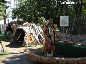 [P21] sat PowWow amenajat în Ottawa. Am asistat la un minispectacol prezentat de trei indieni, după care ne-au răspuns la întrebări.  » foto by GMia
 - 
<span class="allrVoted glyphicon glyphicon-heart hidden" id="av521833"></span>
<a class="m-l-10 hidden" id="sv521833" onclick="voting_Foto_DelVot(,521833,6590)" role="button">șterge vot <span class="glyphicon glyphicon-remove"></span></a>
<a id="v9521833" class=" c-red"  onclick="voting_Foto_SetVot(521833)" role="button"><span class="glyphicon glyphicon-heart-empty"></span> <b>LIKE</b> = Votează poza</a> <img class="hidden"  id="f521833W9" src="/imagini/loader.gif" border="0" /><span class="AjErrMes hidden" id="e521833ErM"></span>