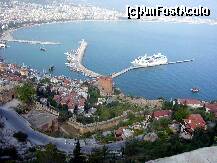 [P25] Alanya si portul vazute de pe platoul de langa Castelul Ehmedek » foto by magdalena
 - 
<span class="allrVoted glyphicon glyphicon-heart hidden" id="av251947"></span>
<a class="m-l-10 hidden" id="sv251947" onclick="voting_Foto_DelVot(,251947,6591)" role="button">șterge vot <span class="glyphicon glyphicon-remove"></span></a>
<a id="v9251947" class=" c-red"  onclick="voting_Foto_SetVot(251947)" role="button"><span class="glyphicon glyphicon-heart-empty"></span> <b>LIKE</b> = Votează poza</a> <img class="hidden"  id="f251947W9" src="/imagini/loader.gif" border="0" /><span class="AjErrMes hidden" id="e251947ErM"></span>