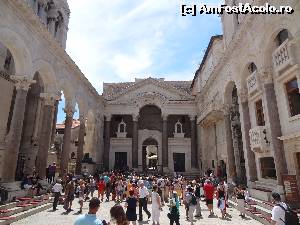 [P56] Palatul lui Diocletian » foto by Marian Preda
 - 
<span class="allrVoted glyphicon glyphicon-heart hidden" id="av518236"></span>
<a class="m-l-10 hidden" id="sv518236" onclick="voting_Foto_DelVot(,518236,6716)" role="button">șterge vot <span class="glyphicon glyphicon-remove"></span></a>
<a id="v9518236" class=" c-red"  onclick="voting_Foto_SetVot(518236)" role="button"><span class="glyphicon glyphicon-heart-empty"></span> <b>LIKE</b> = Votează poza</a> <img class="hidden"  id="f518236W9" src="/imagini/loader.gif" border="0" /><span class="AjErrMes hidden" id="e518236ErM"></span>