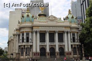 [P02] Rio de Janeiro, Theatro Municipal, Fațada, se văd cele șase mari coloane de marmură, arcadele, scară de granit și cele trei cupole, iar vulturul parcă își ia zborul... Din balcoanele laterale am făcut mai multe poze... » foto by mprofeanu
 - 
<span class="allrVoted glyphicon glyphicon-heart hidden" id="av1098945"></span>
<a class="m-l-10 hidden" id="sv1098945" onclick="voting_Foto_DelVot(,1098945,6730)" role="button">șterge vot <span class="glyphicon glyphicon-remove"></span></a>
<a id="v91098945" class=" c-red"  onclick="voting_Foto_SetVot(1098945)" role="button"><span class="glyphicon glyphicon-heart-empty"></span> <b>LIKE</b> = Votează poza</a> <img class="hidden"  id="f1098945W9" src="/imagini/loader.gif" border="0" /><span class="AjErrMes hidden" id="e1098945ErM"></span>