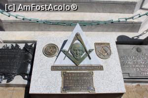 [P37] Buenos Aires, Cementerio de la Recoleta, Juan Bautista Alberdi și semnele masonice, sunt la baza monumentului » foto by mprofeanu
 - 
<span class="allrVoted glyphicon glyphicon-heart hidden" id="av1160716"></span>
<a class="m-l-10 hidden" id="sv1160716" onclick="voting_Foto_DelVot(,1160716,6764)" role="button">șterge vot <span class="glyphicon glyphicon-remove"></span></a>
<a id="v91160716" class=" c-red"  onclick="voting_Foto_SetVot(1160716)" role="button"><span class="glyphicon glyphicon-heart-empty"></span> <b>LIKE</b> = Votează poza</a> <img class="hidden"  id="f1160716W9" src="/imagini/loader.gif" border="0" /><span class="AjErrMes hidden" id="e1160716ErM"></span>