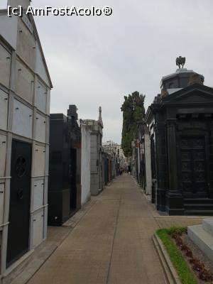 [P17] la pas prin cimitirul La Recoleta » foto by robert
 - 
<span class="allrVoted glyphicon glyphicon-heart hidden" id="av1038197"></span>
<a class="m-l-10 hidden" id="sv1038197" onclick="voting_Foto_DelVot(,1038197,6764)" role="button">șterge vot <span class="glyphicon glyphicon-remove"></span></a>
<a id="v91038197" class=" c-red"  onclick="voting_Foto_SetVot(1038197)" role="button"><span class="glyphicon glyphicon-heart-empty"></span> <b>LIKE</b> = Votează poza</a> <img class="hidden"  id="f1038197W9" src="/imagini/loader.gif" border="0" /><span class="AjErrMes hidden" id="e1038197ErM"></span>