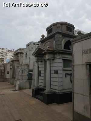 [P32] la pas prin cimitirul La Recoleta » foto by robert
 - 
<span class="allrVoted glyphicon glyphicon-heart hidden" id="av1038214"></span>
<a class="m-l-10 hidden" id="sv1038214" onclick="voting_Foto_DelVot(,1038214,6764)" role="button">șterge vot <span class="glyphicon glyphicon-remove"></span></a>
<a id="v91038214" class=" c-red"  onclick="voting_Foto_SetVot(1038214)" role="button"><span class="glyphicon glyphicon-heart-empty"></span> <b>LIKE</b> = Votează poza</a> <img class="hidden"  id="f1038214W9" src="/imagini/loader.gif" border="0" /><span class="AjErrMes hidden" id="e1038214ErM"></span>