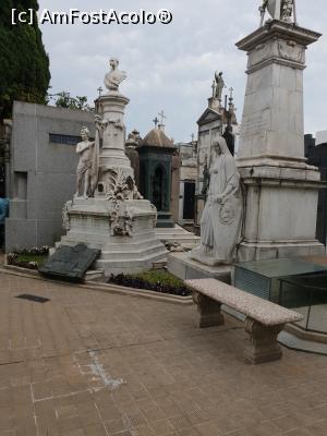 [P04] la pas prin cimitirul La Recoleta » foto by robert
 - 
<span class="allrVoted glyphicon glyphicon-heart hidden" id="av1038175"></span>
<a class="m-l-10 hidden" id="sv1038175" onclick="voting_Foto_DelVot(,1038175,6764)" role="button">șterge vot <span class="glyphicon glyphicon-remove"></span></a>
<a id="v91038175" class=" c-red"  onclick="voting_Foto_SetVot(1038175)" role="button"><span class="glyphicon glyphicon-heart-empty"></span> <b>LIKE</b> = Votează poza</a> <img class="hidden"  id="f1038175W9" src="/imagini/loader.gif" border="0" /><span class="AjErrMes hidden" id="e1038175ErM"></span>