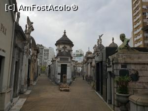 [P51] la pas prin cimitirul La Recoleta » foto by robert
 - 
<span class="allrVoted glyphicon glyphicon-heart hidden" id="av1038233"></span>
<a class="m-l-10 hidden" id="sv1038233" onclick="voting_Foto_DelVot(,1038233,6764)" role="button">șterge vot <span class="glyphicon glyphicon-remove"></span></a>
<a id="v91038233" class=" c-red"  onclick="voting_Foto_SetVot(1038233)" role="button"><span class="glyphicon glyphicon-heart-empty"></span> <b>LIKE</b> = Votează poza</a> <img class="hidden"  id="f1038233W9" src="/imagini/loader.gif" border="0" /><span class="AjErrMes hidden" id="e1038233ErM"></span>