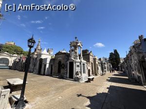 [P41] Cimitirul Recoleta » foto by AZE
 - 
<span class="allrVoted glyphicon glyphicon-heart hidden" id="av1533635"></span>
<a class="m-l-10 hidden" id="sv1533635" onclick="voting_Foto_DelVot(,1533635,6764)" role="button">șterge vot <span class="glyphicon glyphicon-remove"></span></a>
<a id="v91533635" class=" c-red"  onclick="voting_Foto_SetVot(1533635)" role="button"><span class="glyphicon glyphicon-heart-empty"></span> <b>LIKE</b> = Votează poza</a> <img class="hidden"  id="f1533635W9" src="/imagini/loader.gif" border="0" /><span class="AjErrMes hidden" id="e1533635ErM"></span>